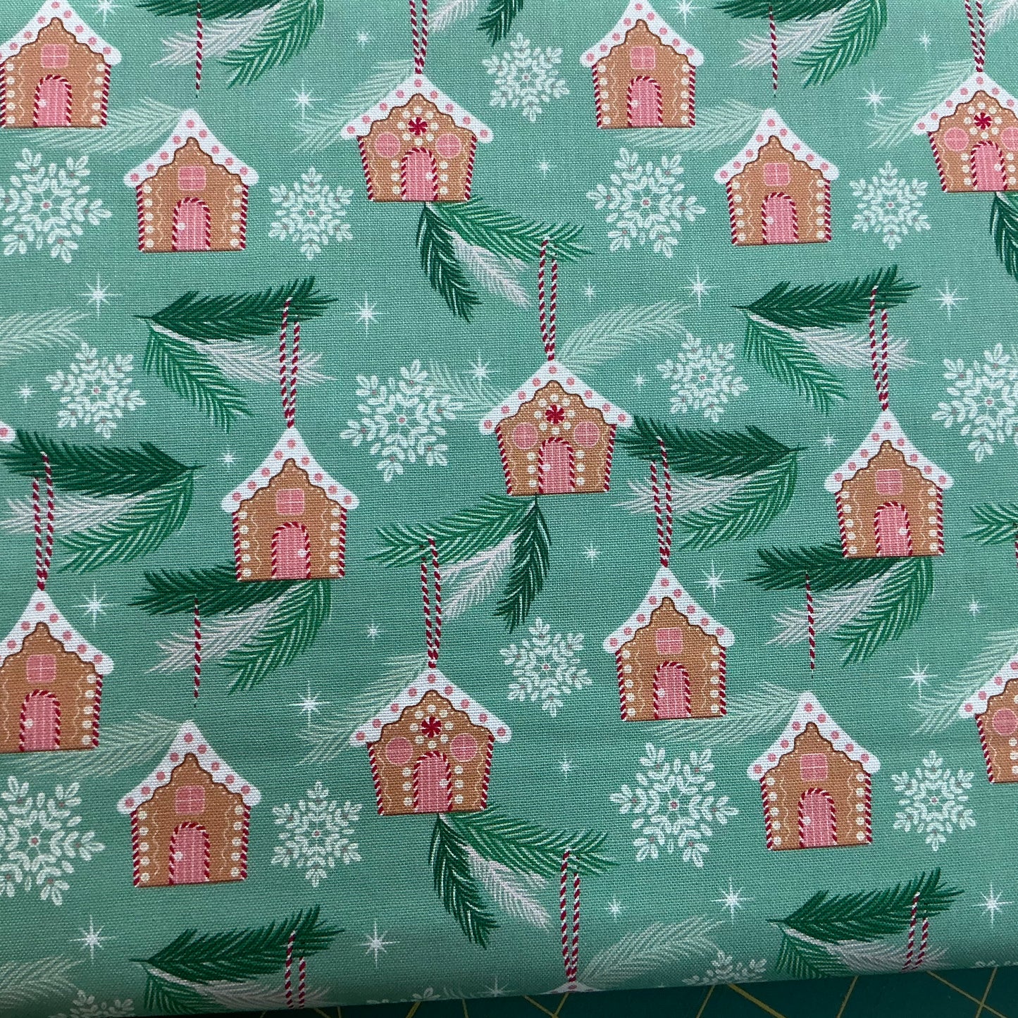 Little Houses (Gingerbread) - Green & Pink - Baubles & Bows