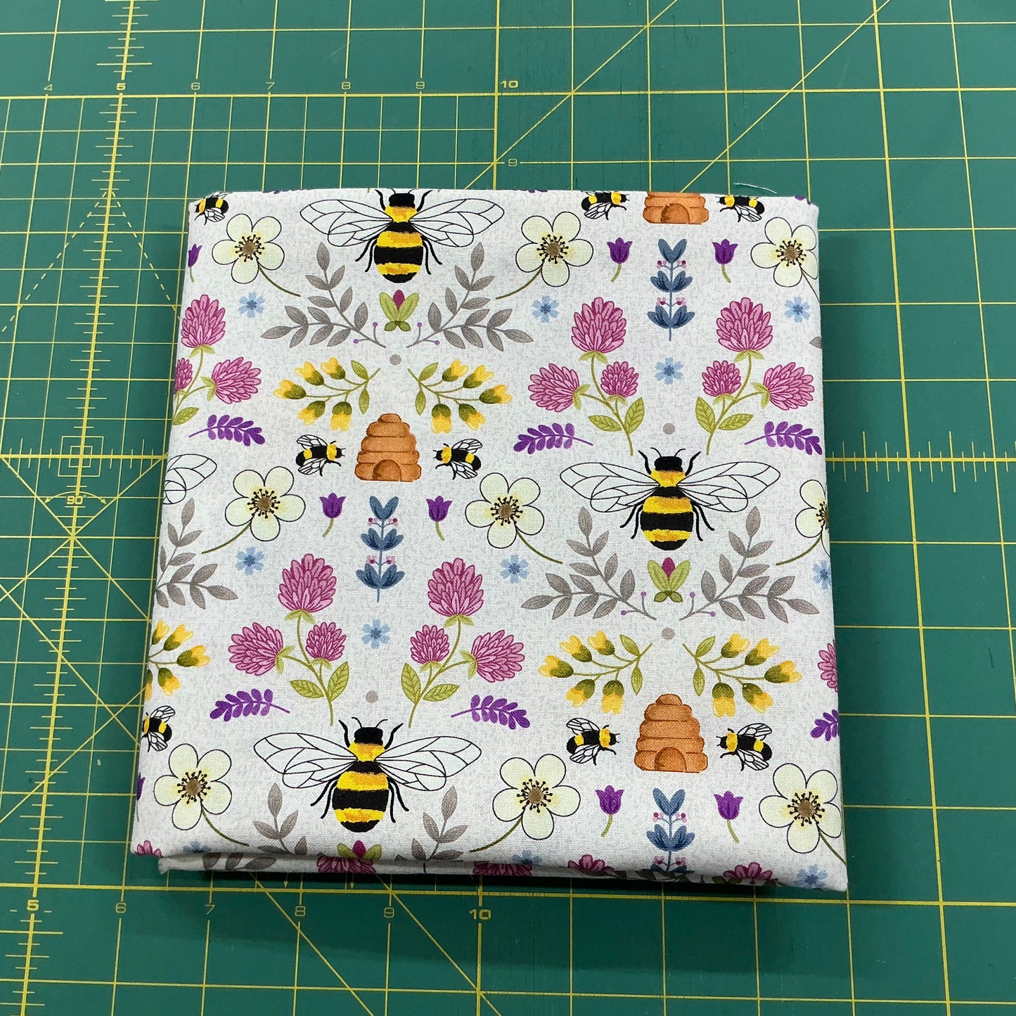 Queen Bee Floral on Grey - End of Bolt 1 mtr