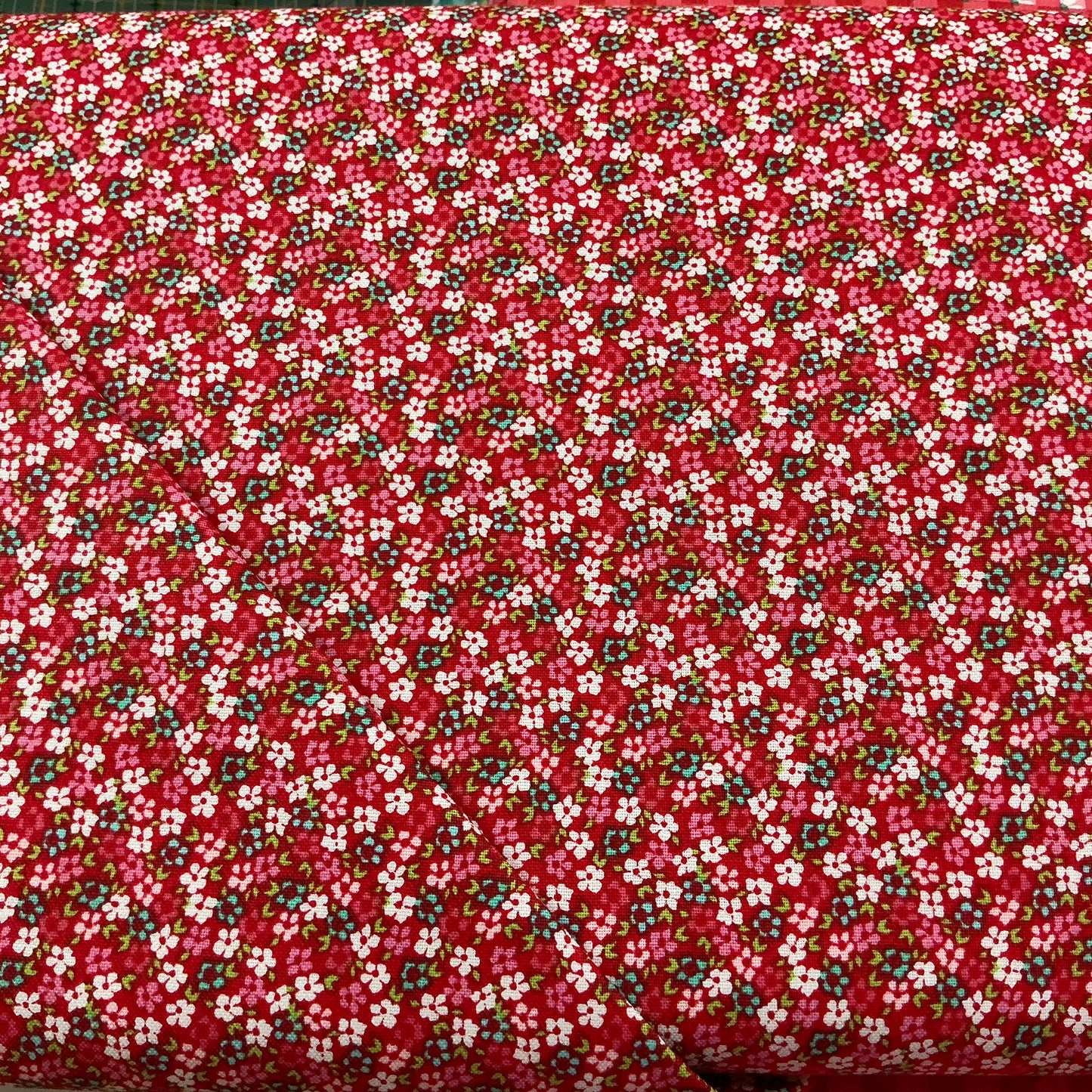 Tiny Flowers - Red - Smitten Chicken