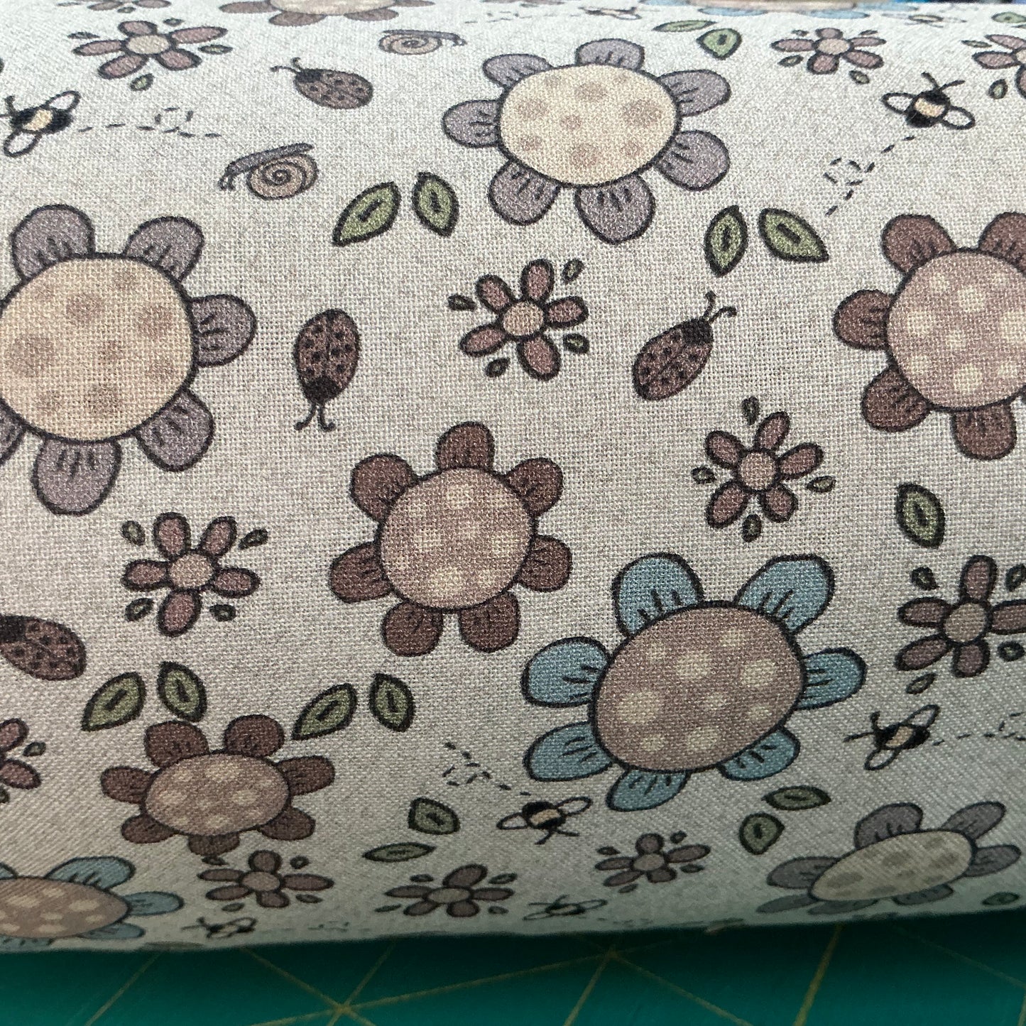 Moonflower - Cream - Lynette Anderson - Extra Wide