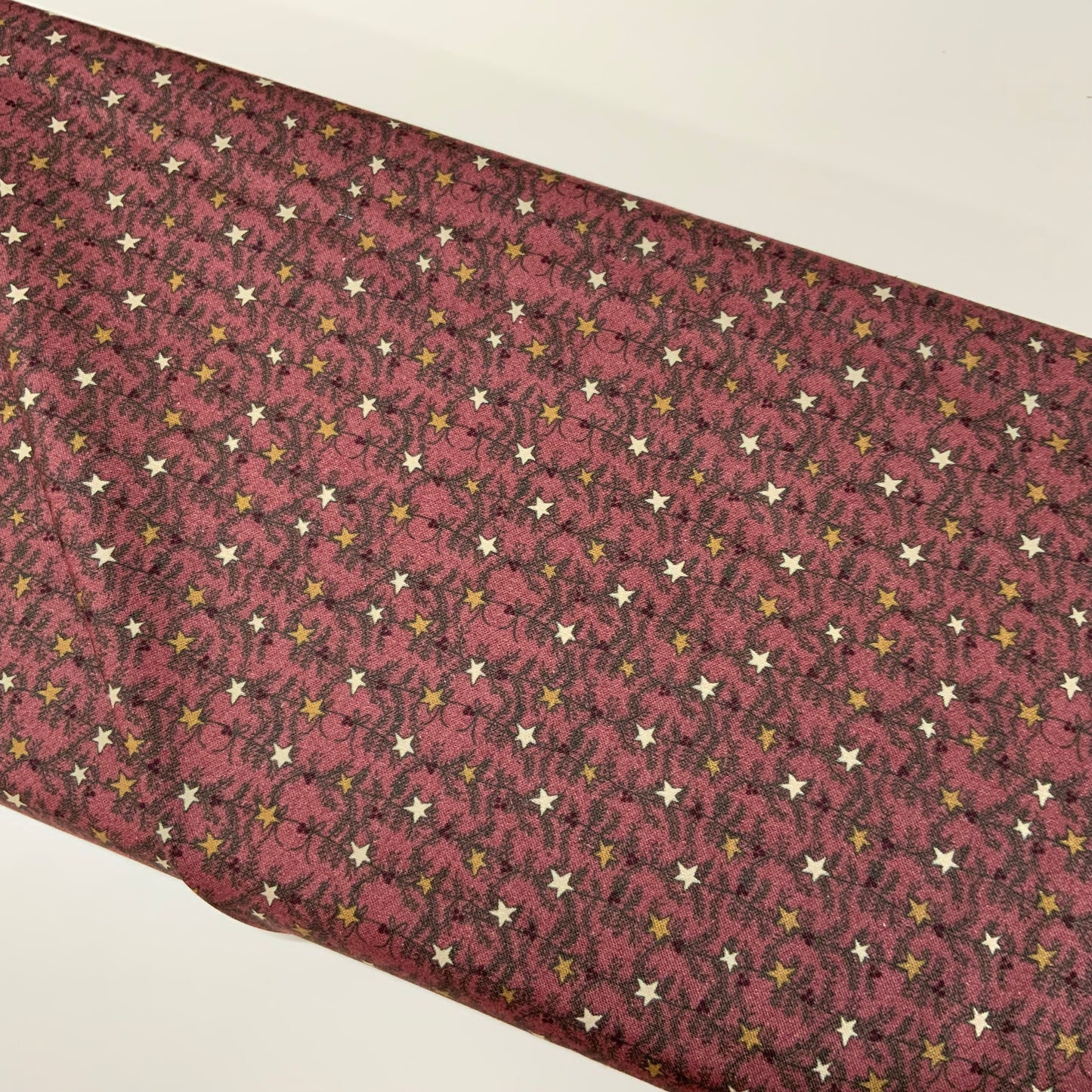 Garland With Stars - Red - Hollyberry Christmas