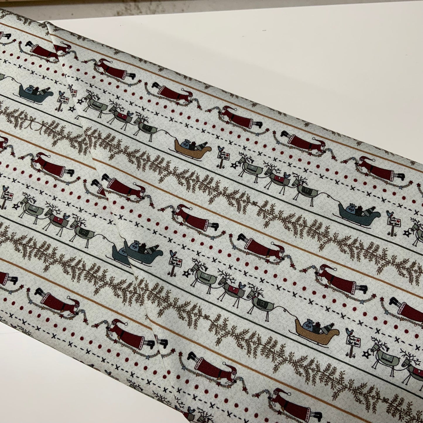 Scenic Stripes - Cream - Hollyberry Christmas - Fat Quarter