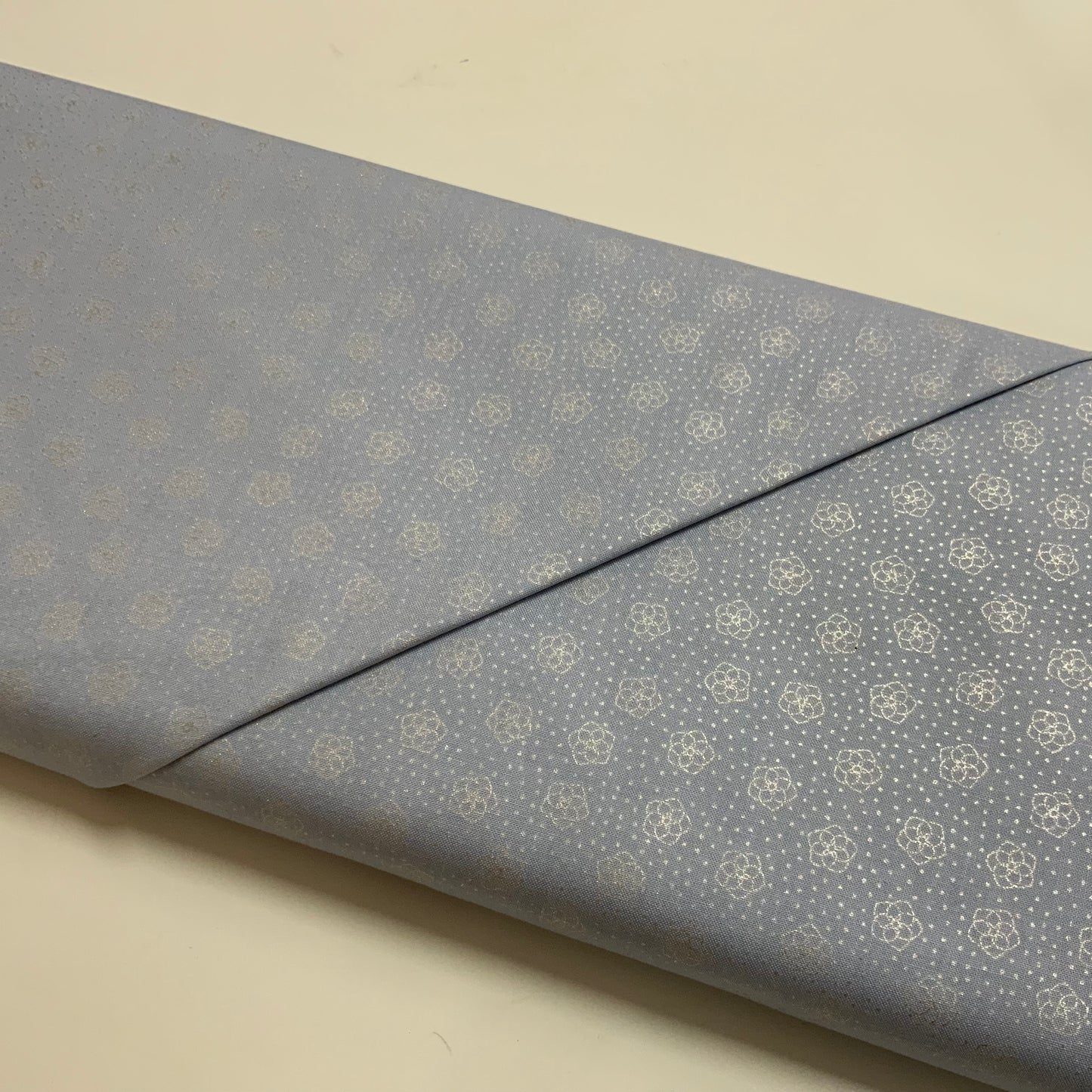 Celtic Flowers on Light Blue - End of Bolt 1.5m