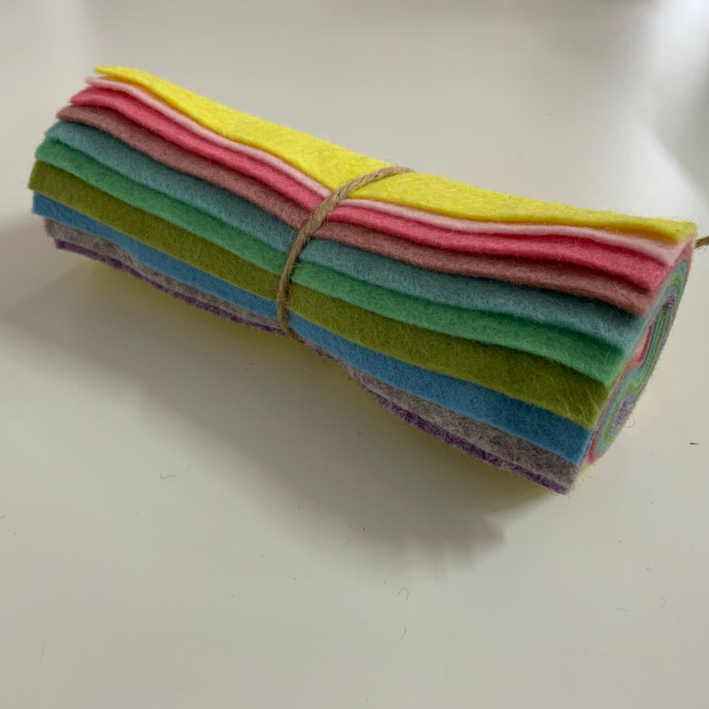6” Felt Rolls Colour Variety Fr 7
