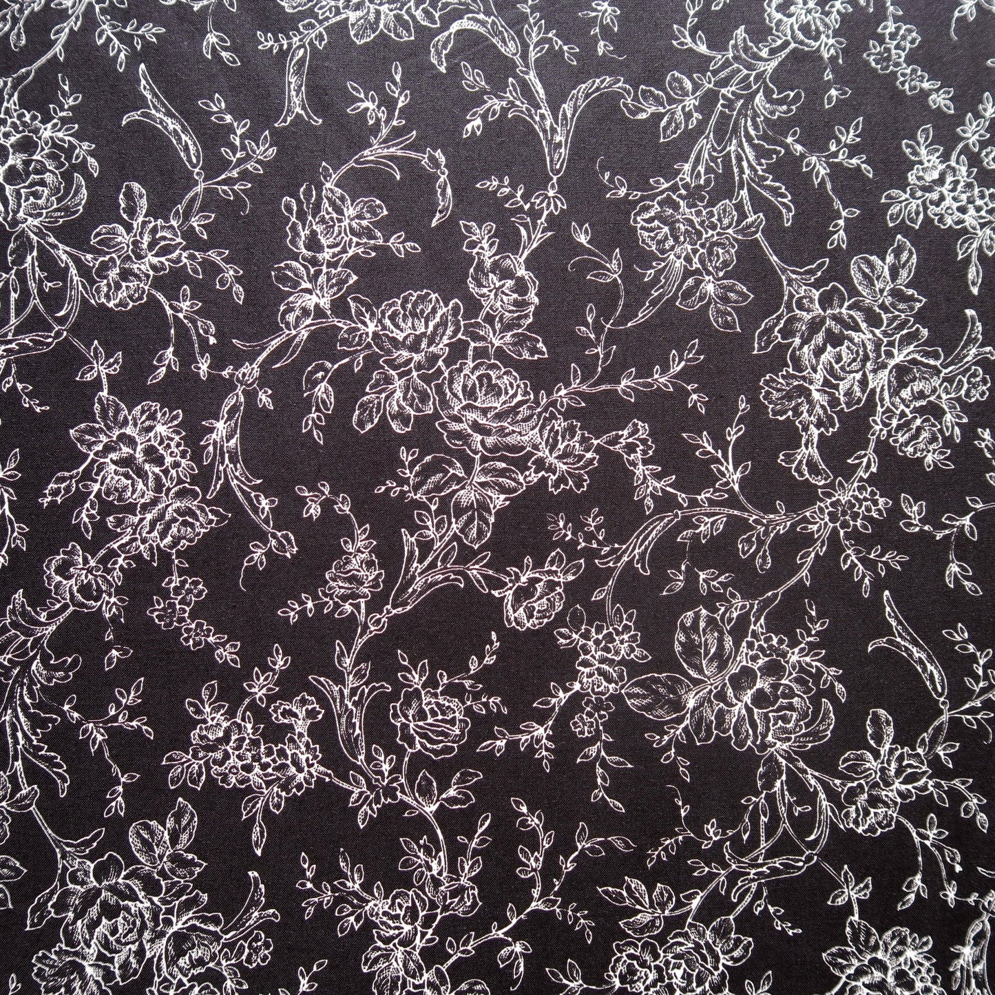 White Roses on Black - End of Bolt 75cm