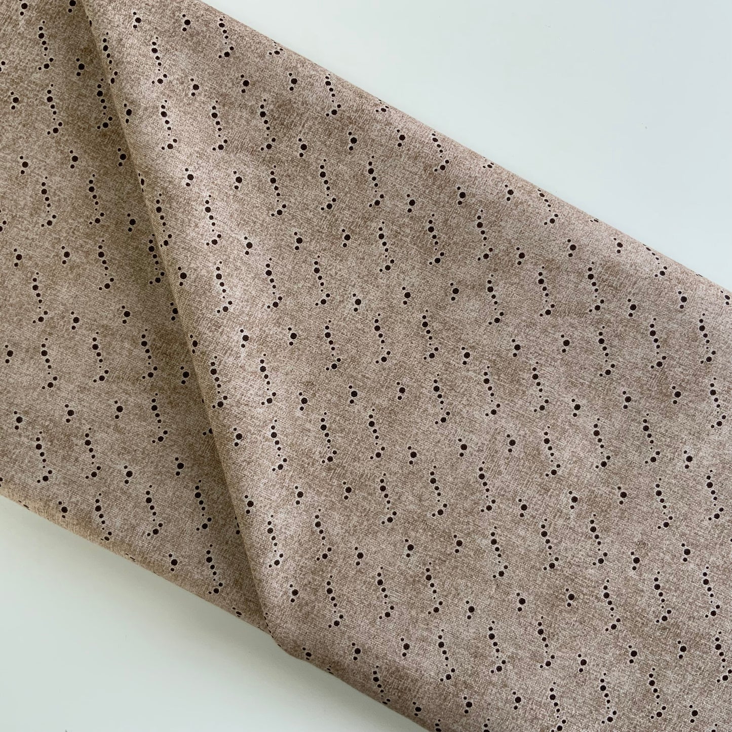 Petite Motifs Dot Waves
