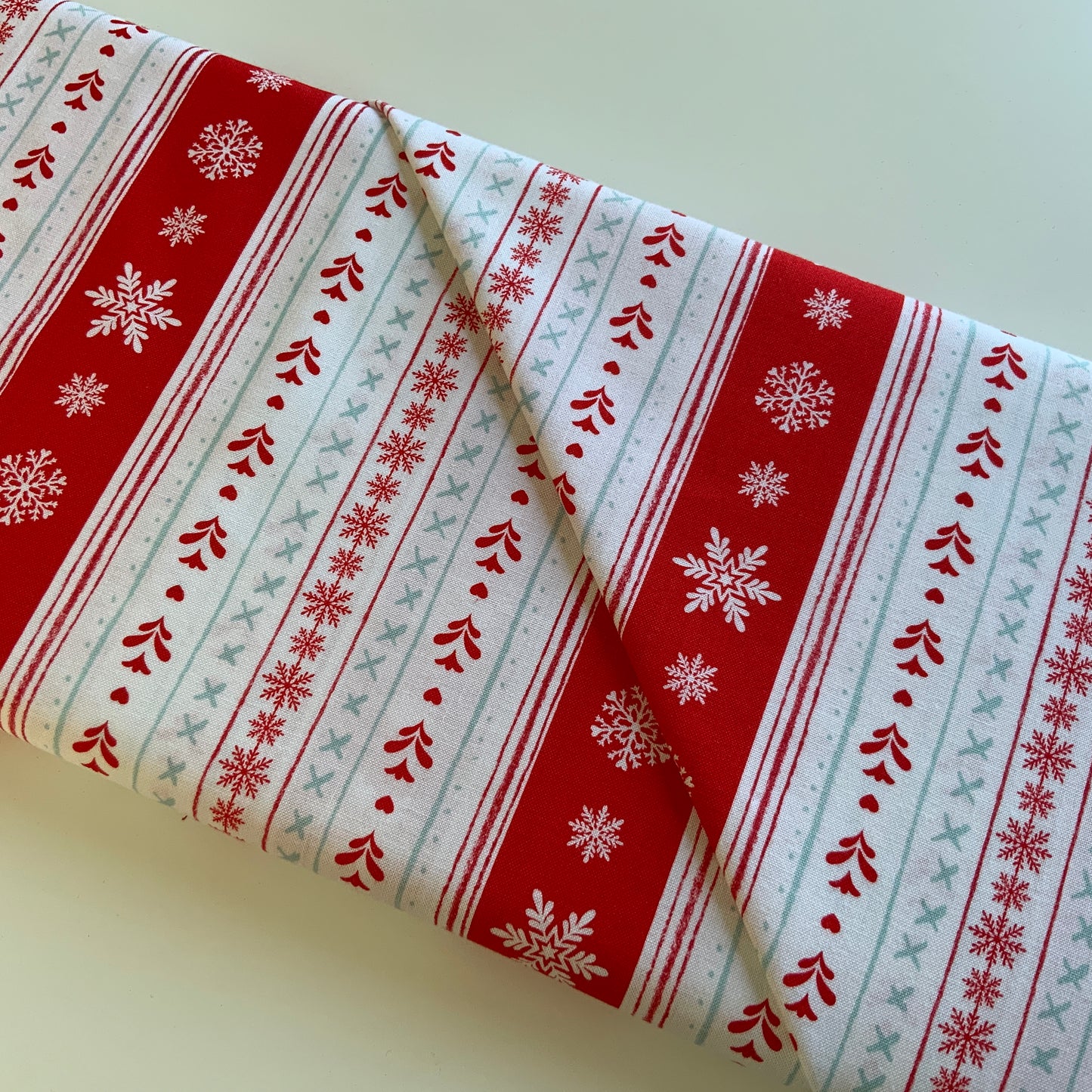 Peppermint Penguins Snowflake Stripe - End of Bolt 40cm