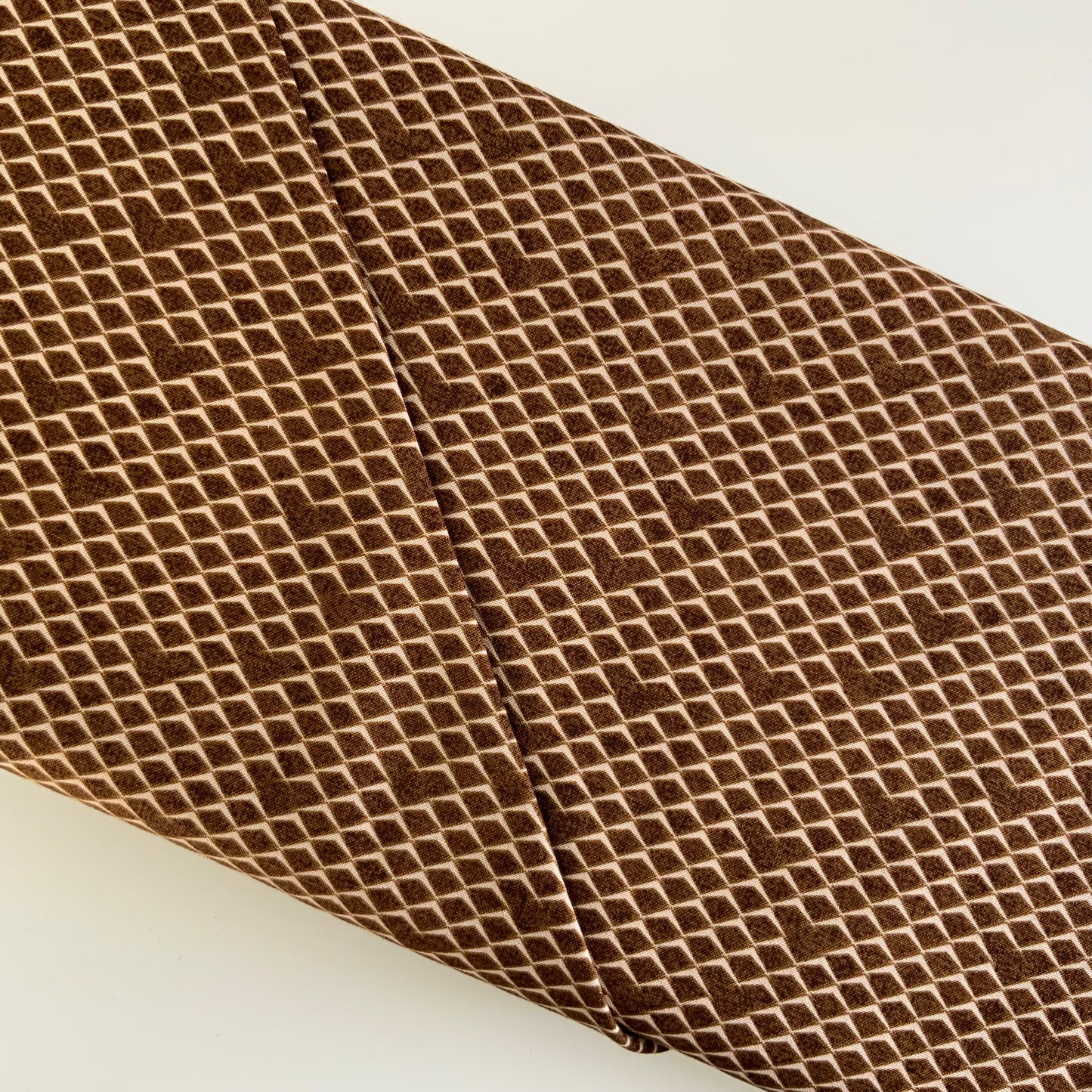 Petite Motifs Brown Scales