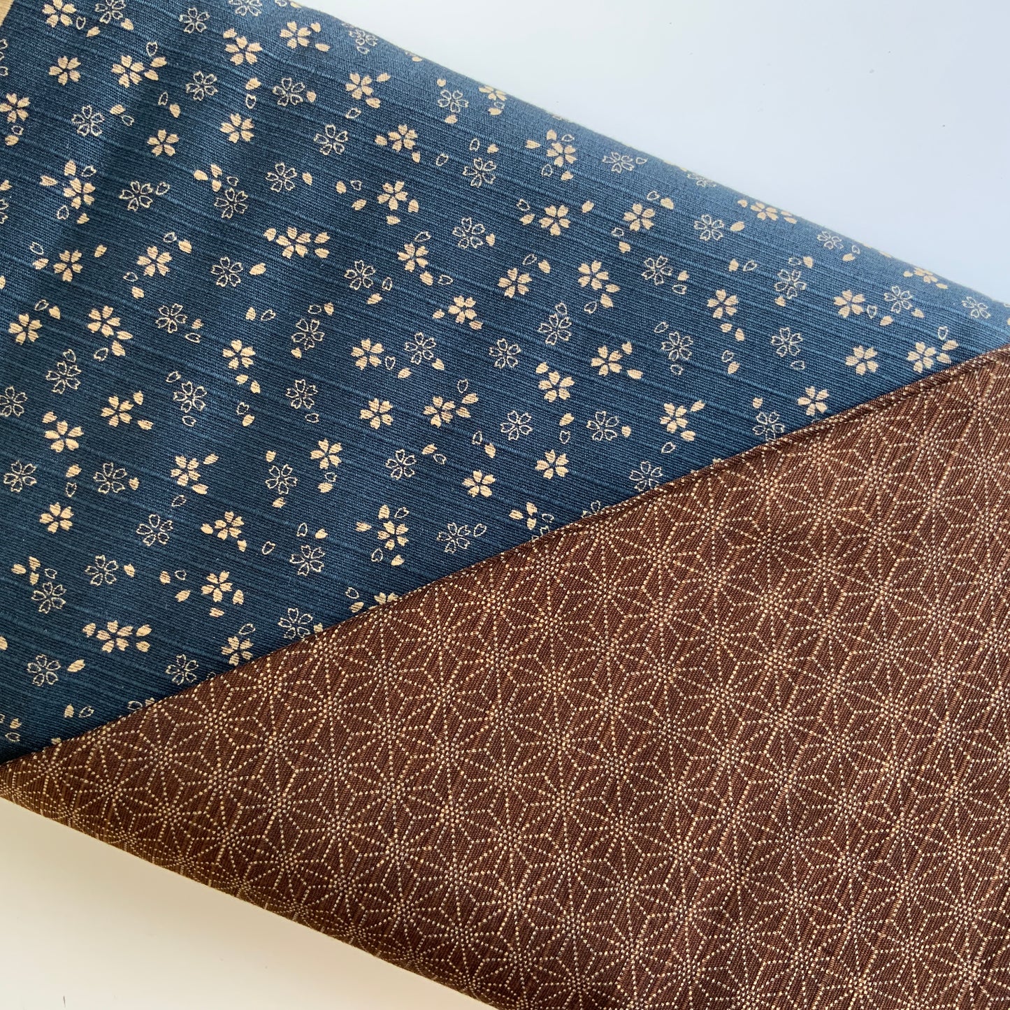 Mini Flower Blue (Reverse Brown)