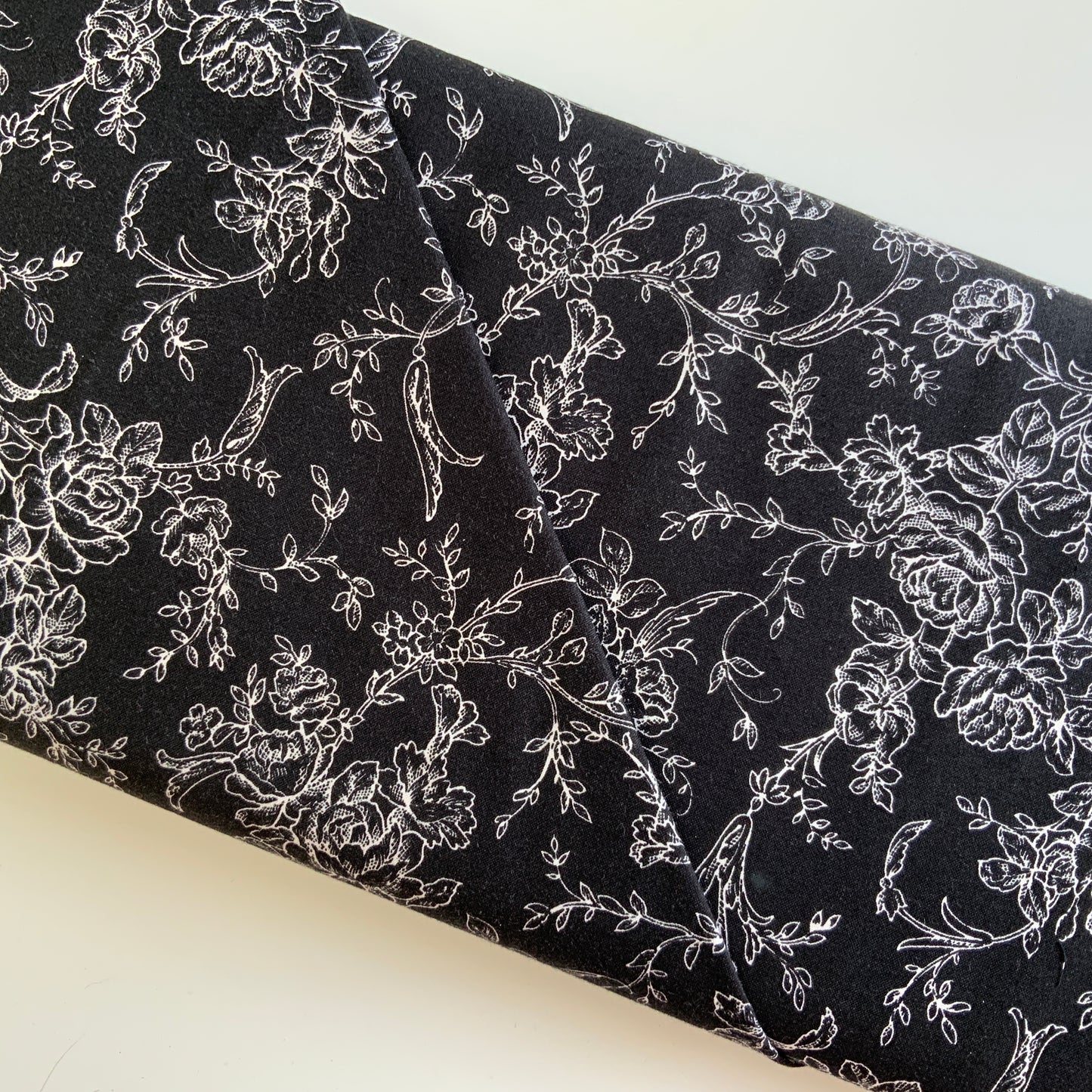 White Roses on Black - End of Bolt 75cm