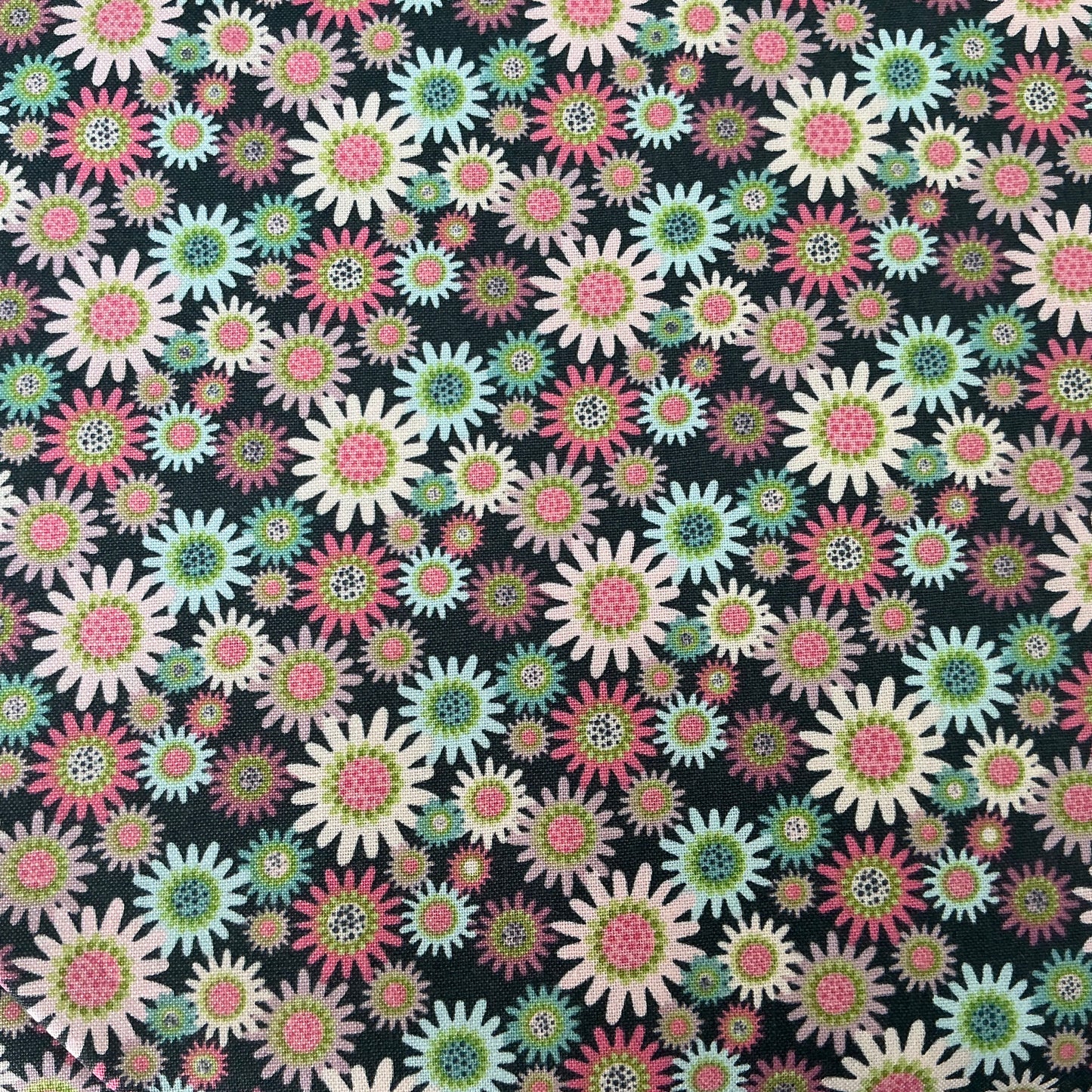Flowers on Charcoal - Le Petit Escargot