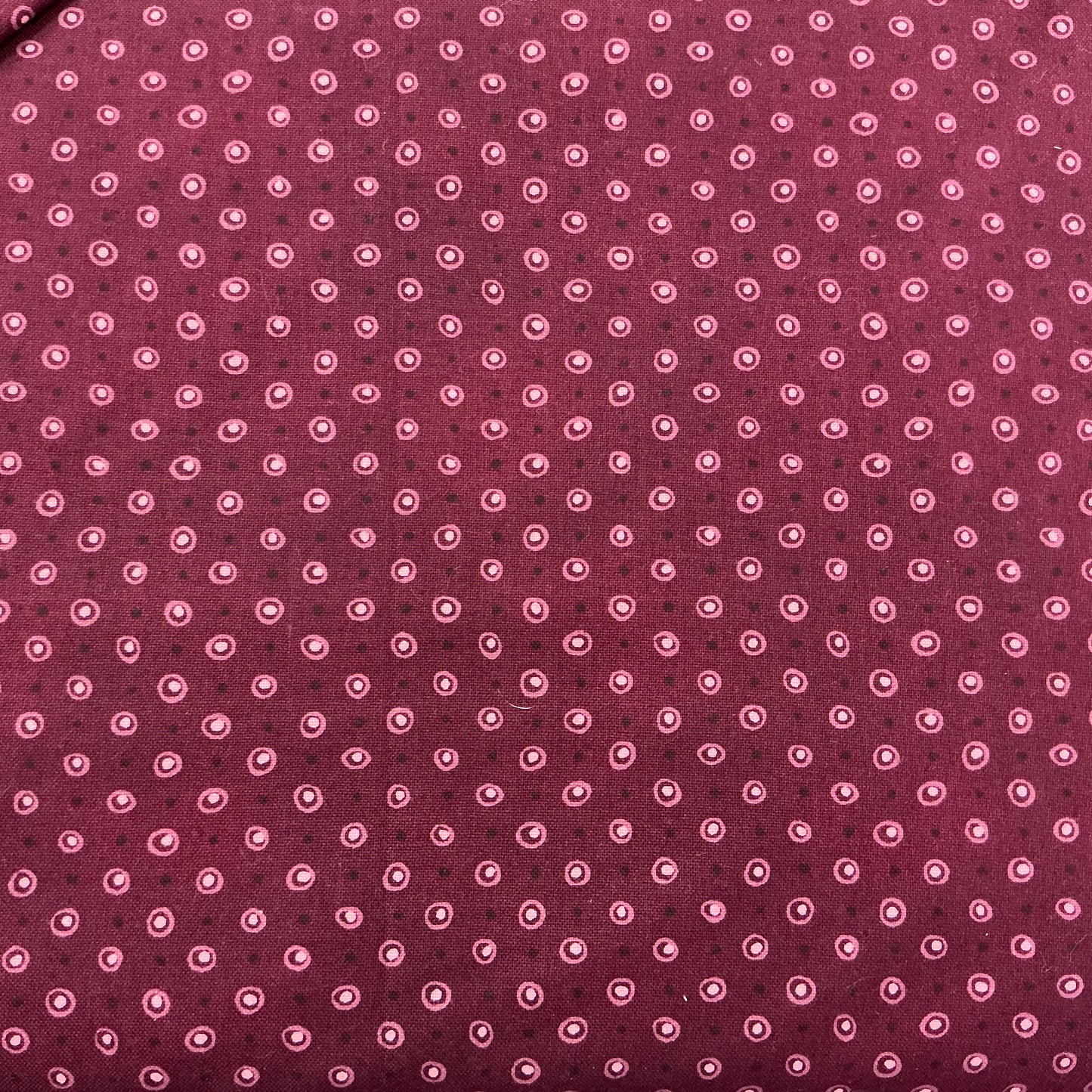 Small Circle Motif - Dark Red - Stof Quilters Basic