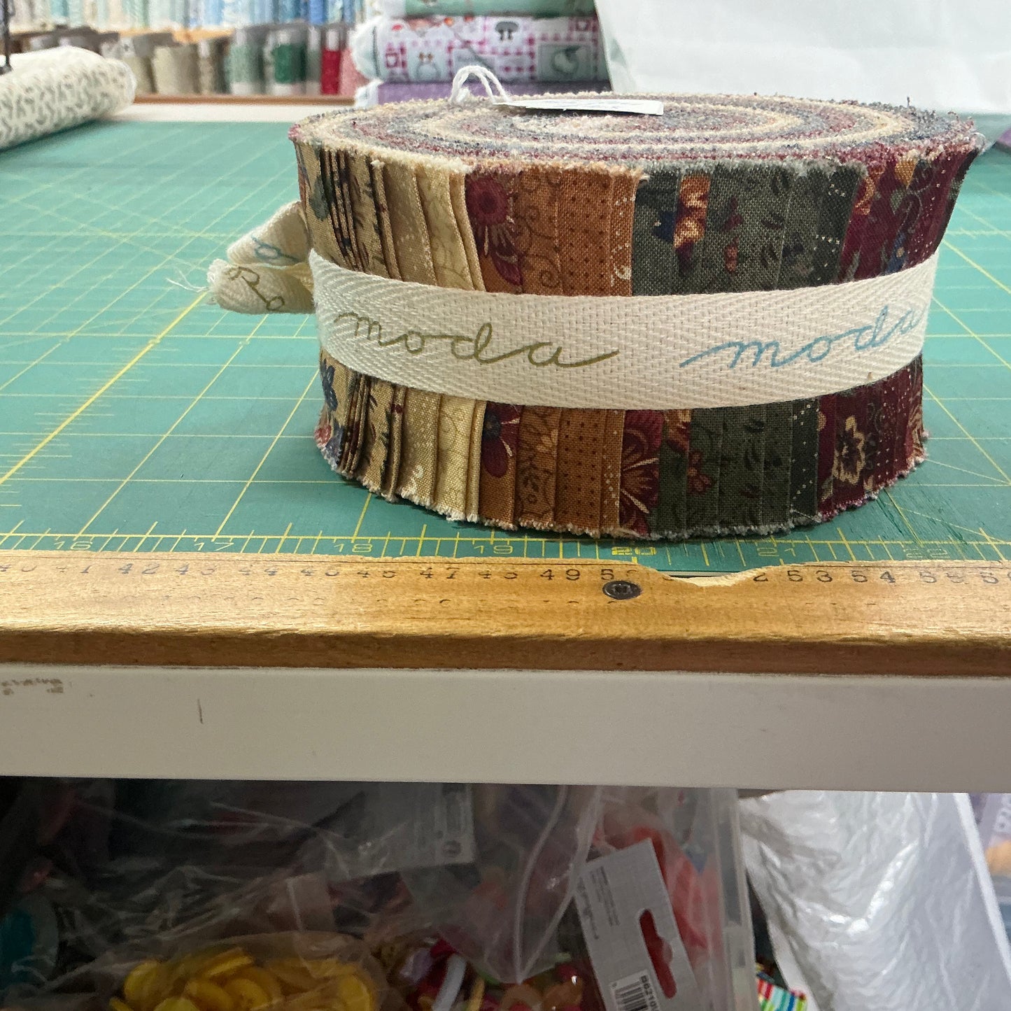 Autumnal Colours - Jelly Roll - Moda