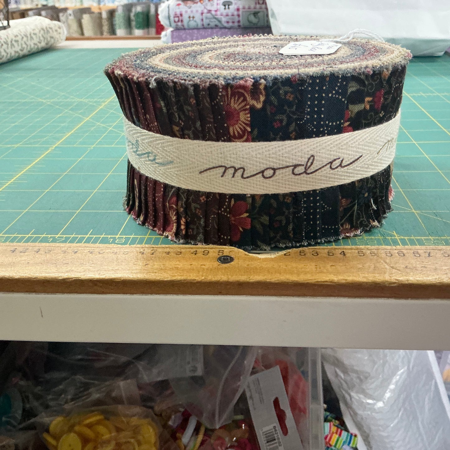 Autumnal Colours - Jelly Roll - Moda