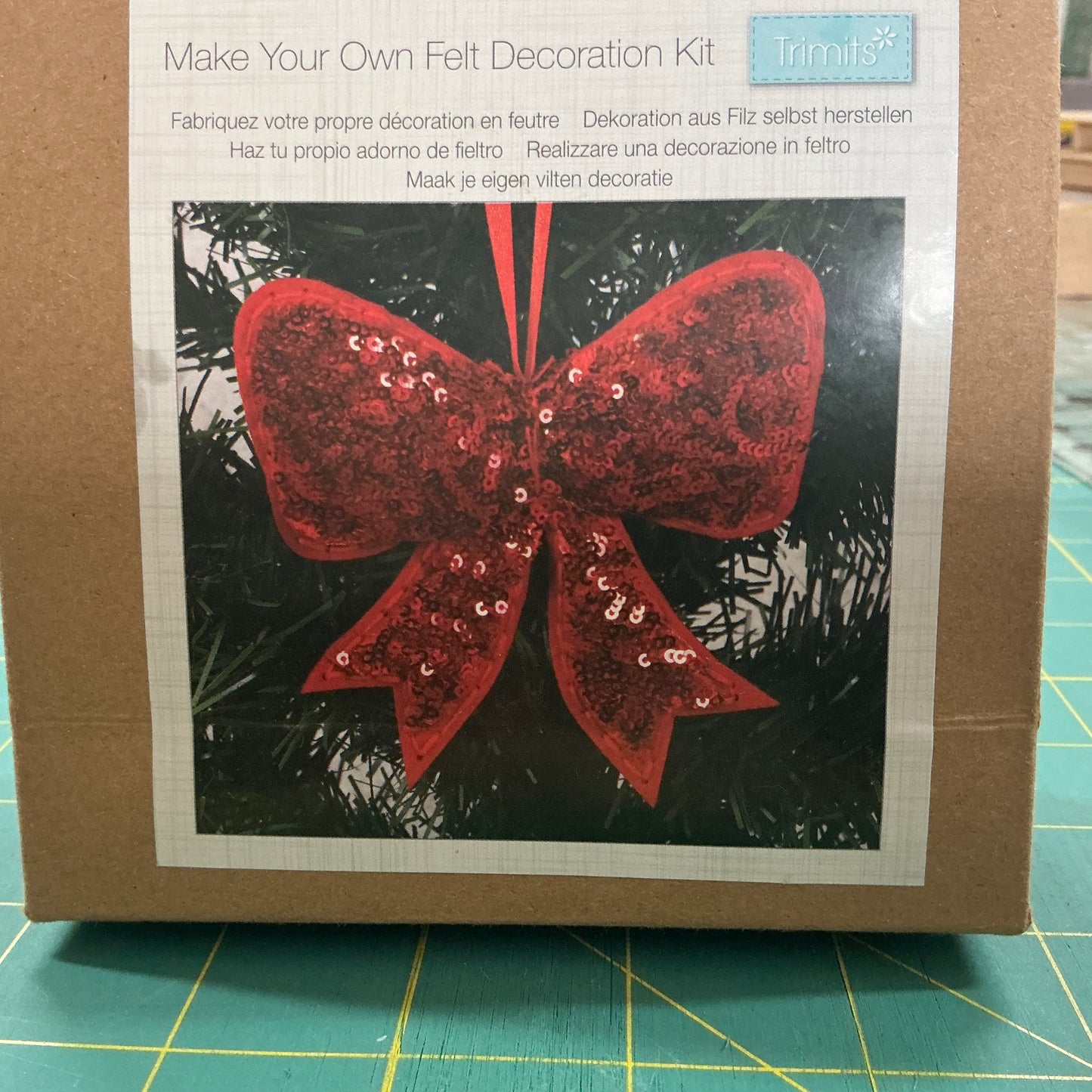 Sequin Bow - Felt Decoration Kit