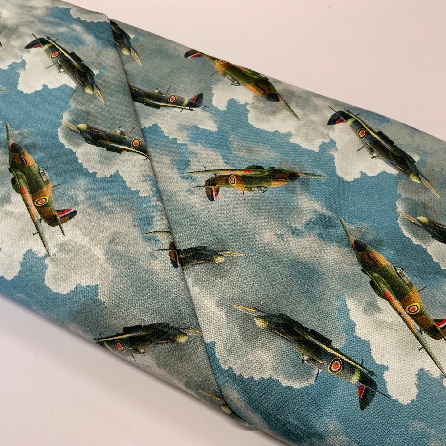 Spitfires in the Sky - End of Bolt 70cm