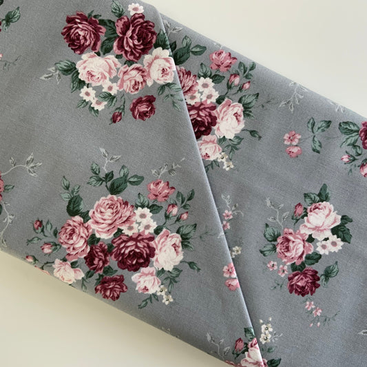 Emily Roses Scatter - Fat Quarter